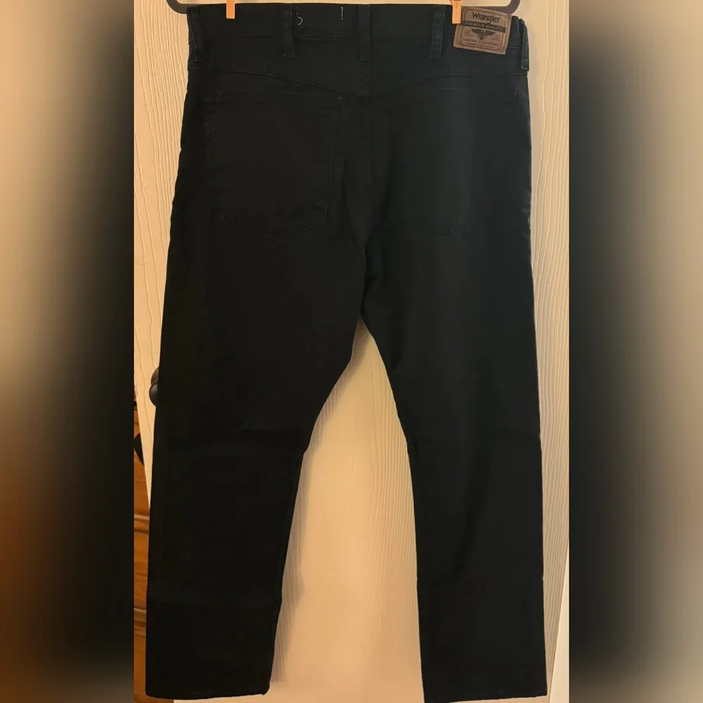 Wrangler Men's Dark Straight Jeans